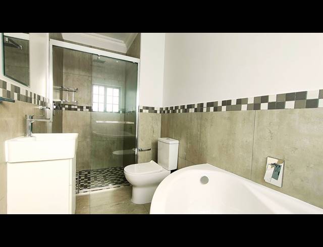 2 BEDROOM SIMPLEX FOR SALE IN EAGLE RIDGE ESTATE